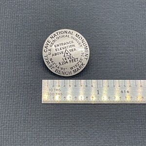 Jewel Cave National Monument USGS Benchmark Souvenir Pin Badge South Dakota